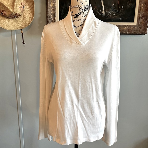 Jones New York Tops - 🎉HP🎉 Jones New York Sport White Cotton Sleeved Top